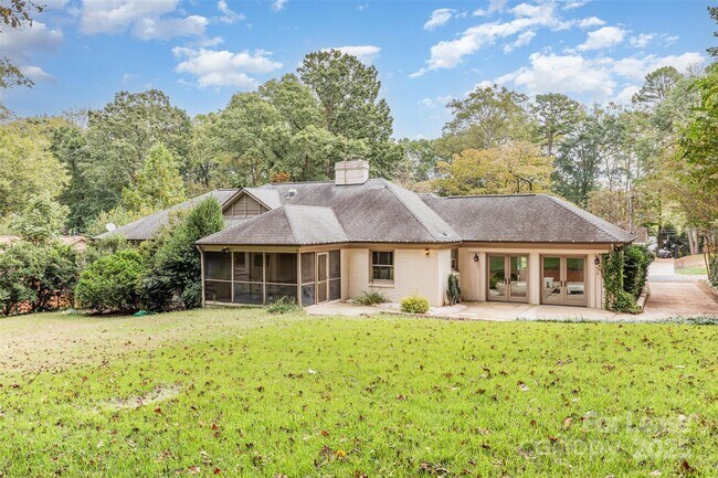 Building Photo - 6334 Fair Valley Dr