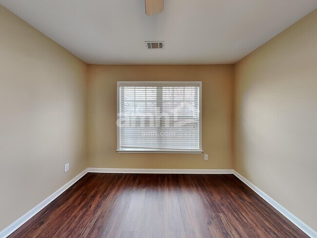 Building Photo - 5715 Oxborough Way