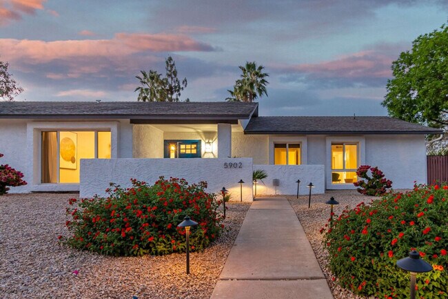 Building Photo - 5902 E Corrine Dr