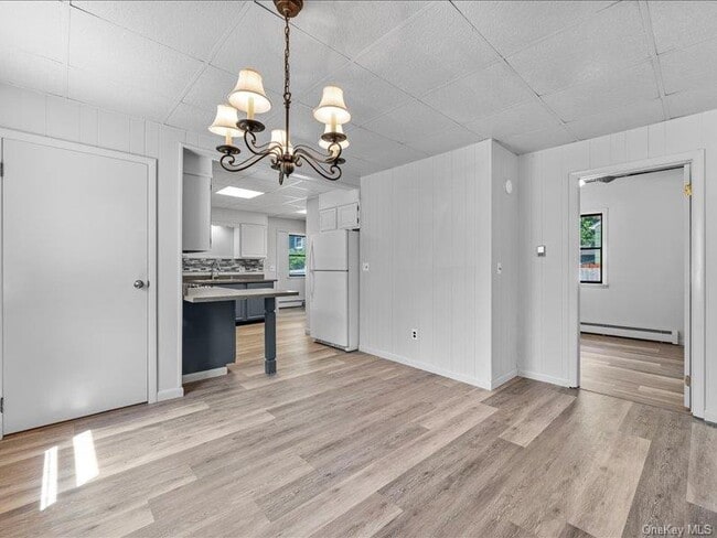 Building Photo - 28 Van Buren St