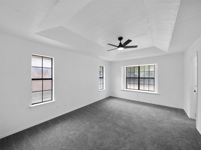 Building Photo - 2219 N Lake Trail
