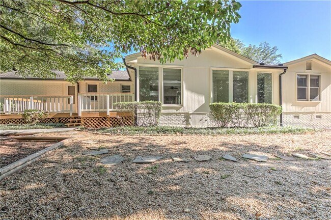 Building Photo - 1837 Chancery Ln