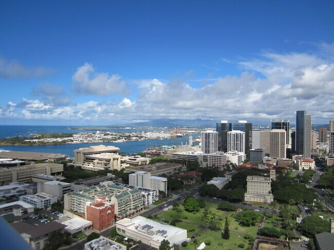 Building Photo - 1 Bedroom, 1 Bathroom, 1 Parking (801 South Street)