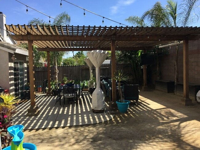 Building Photo - 190 San Tropez Dr