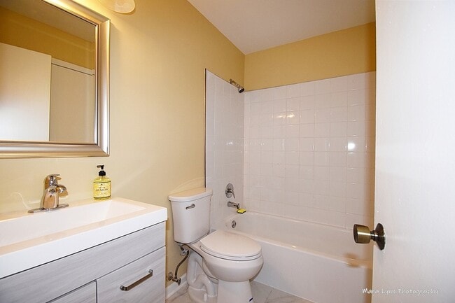 Building Photo - 374 Juniper Tree Ct