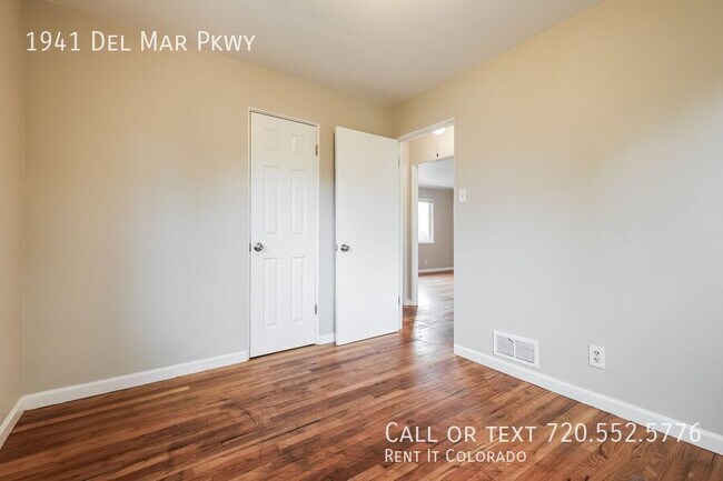 Building Photo - 1941 Del Mar Pkwy