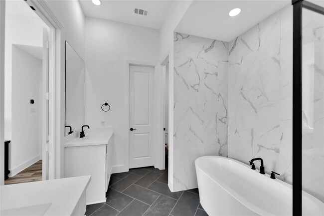 Building Photo - 6720 Stags Run