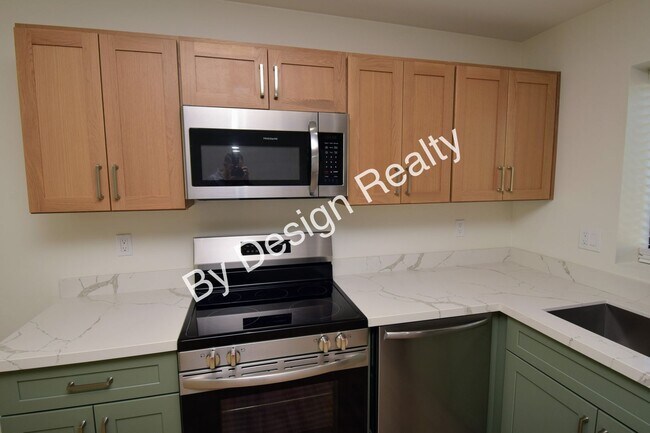 Building Photo - Contemporary 1 Bed 1 Bath with Beautiful F...