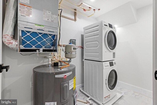 Building Photo - 3923 14th St NW