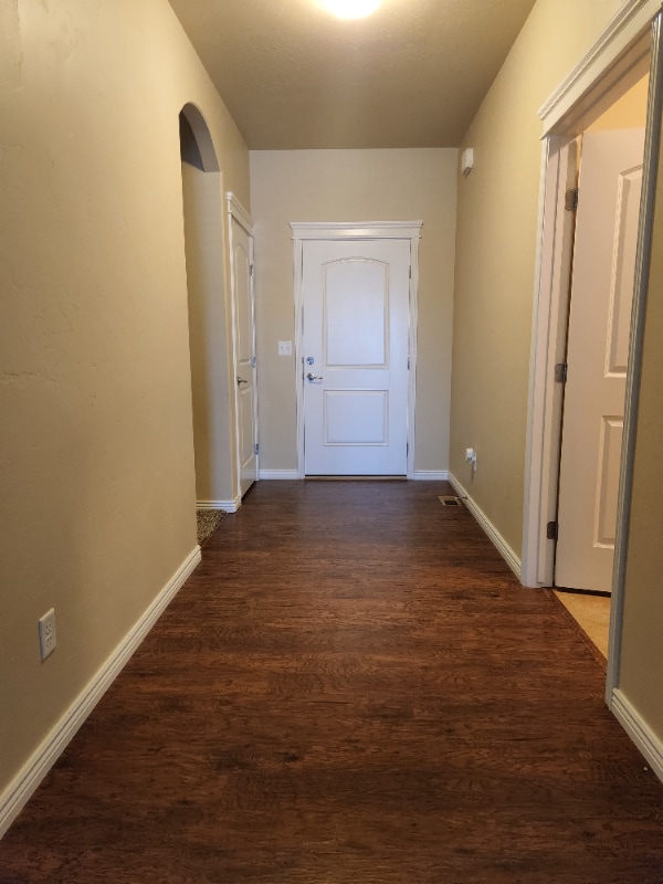 Building Photo - 947 Americana Cir