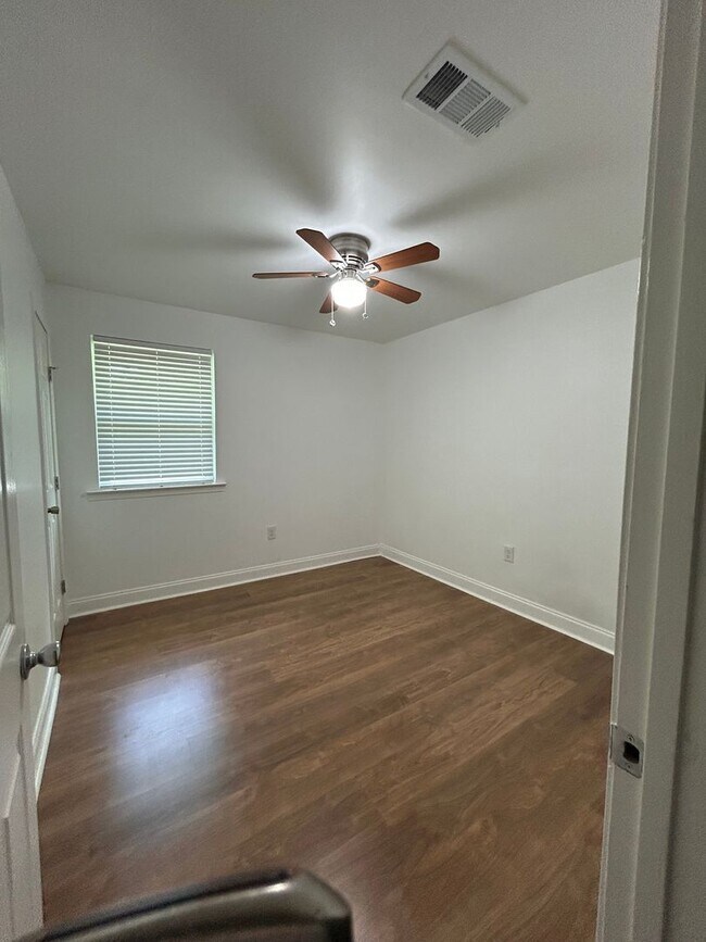 Building Photo - Great home in a Great Denham Springs Location