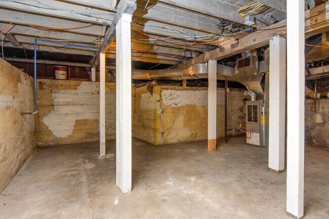 Building Photo - 233 S 900 E