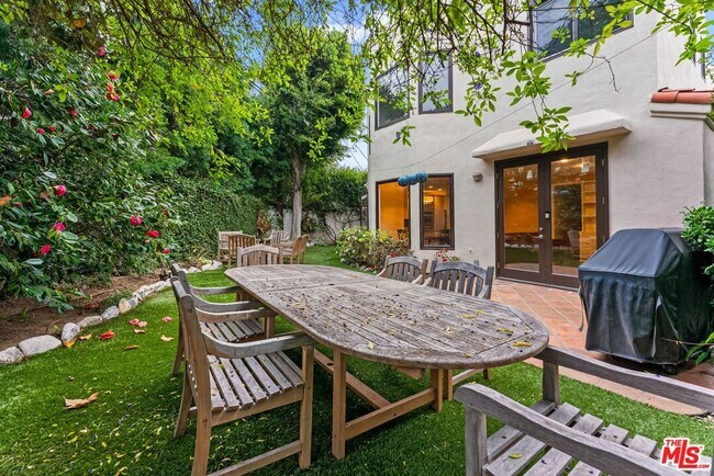 Building Photo - 16015 W Northfield St