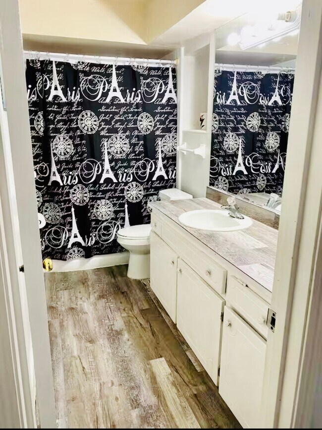 Building Photo - 7900 Westheimer Rd