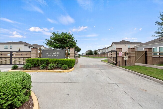 Building Photo - 3104 Planters Peak Dr
