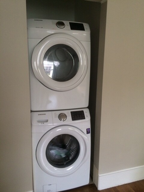 Building Photo - 1334 N Laura St