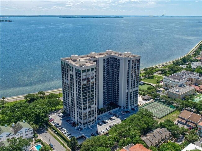 Building Photo - 3301 Bayshore Blvd