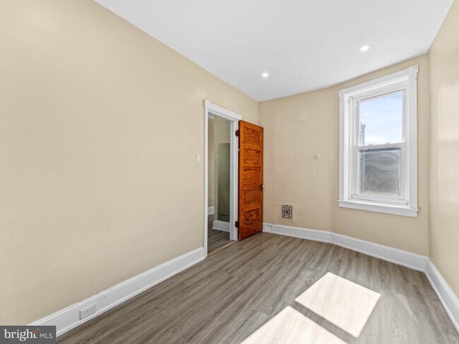 Building Photo - 1688 Fillmore St