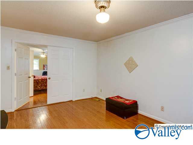 Building Photo - 127 Frankie Ln