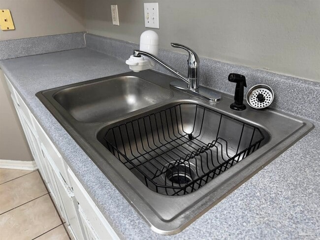 Building Photo - 9184 Arand Dr