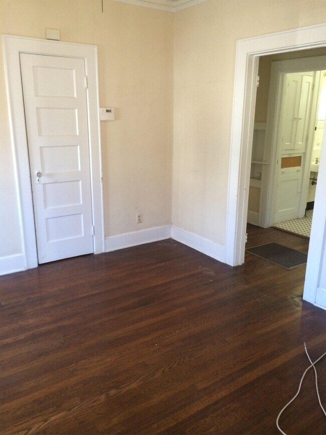 Building Photo - 1301 S McDonough St