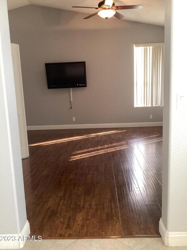 Building Photo - 2331 W Toledo Pl