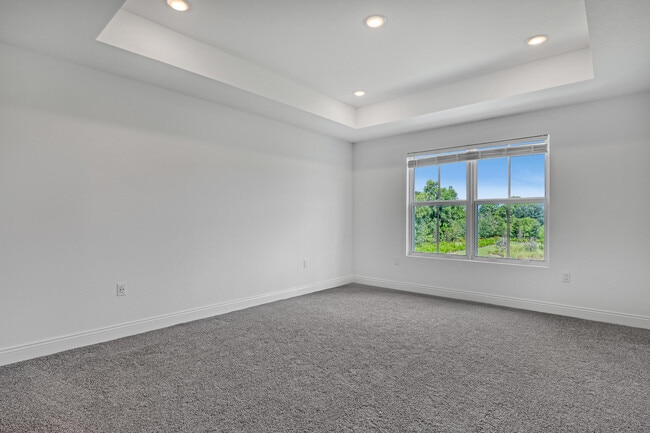 Building Photo - 105 SE Birch Ter