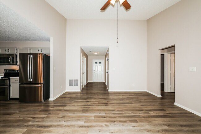 Building Photo - 9803 Trail Dr