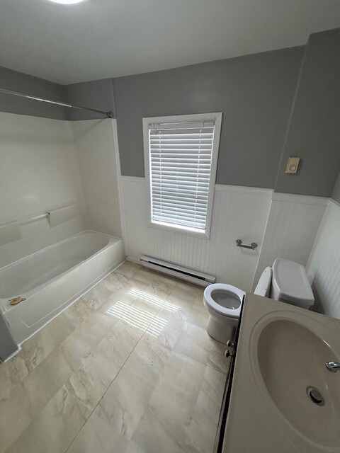 Building Photo - 330 E Chestnut St