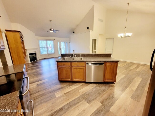 Building Photo - 12611 Bernay Pl