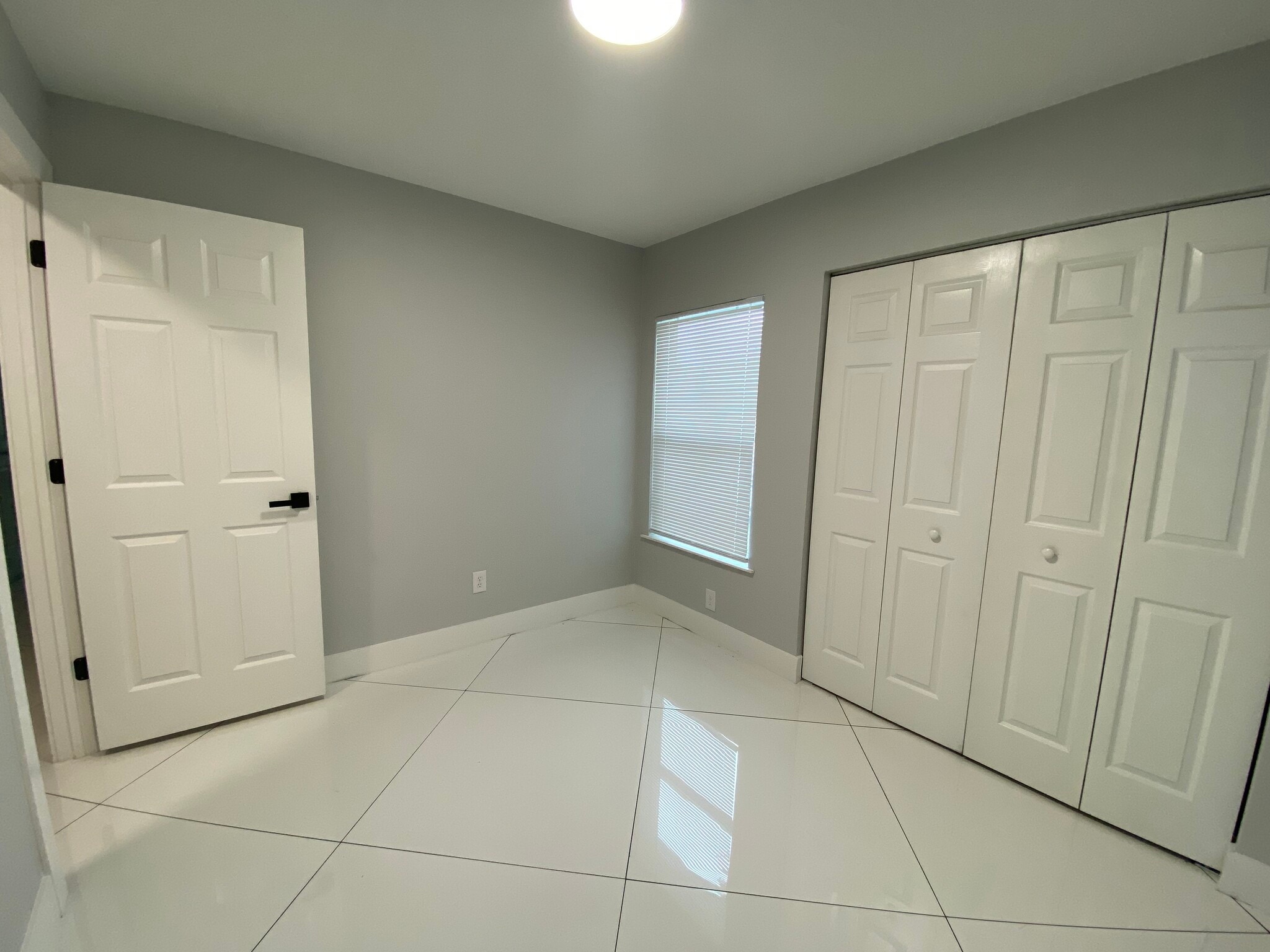 Building Photo - 2032 Gregory Dr