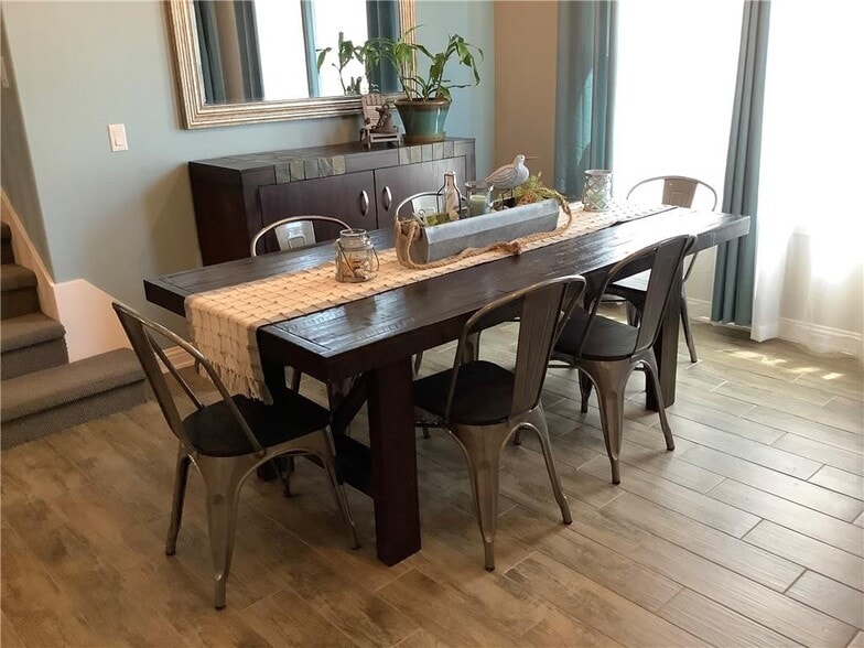 Dining Area - 9401 Privet Dr