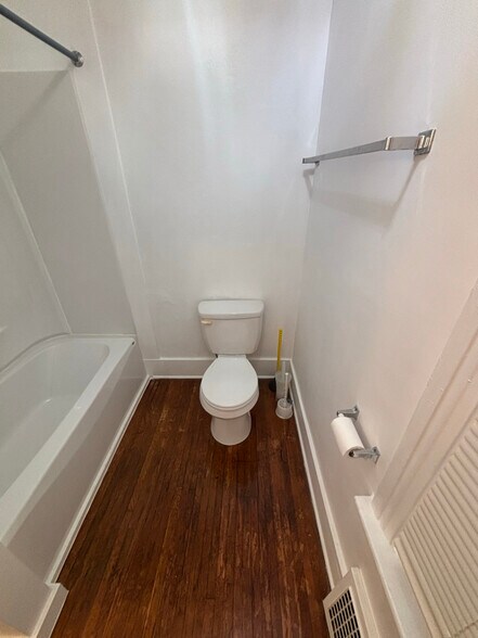 Building Photo - 340 N Franklin St