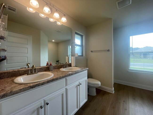 Building Photo - 124 Ridgeway Cir
