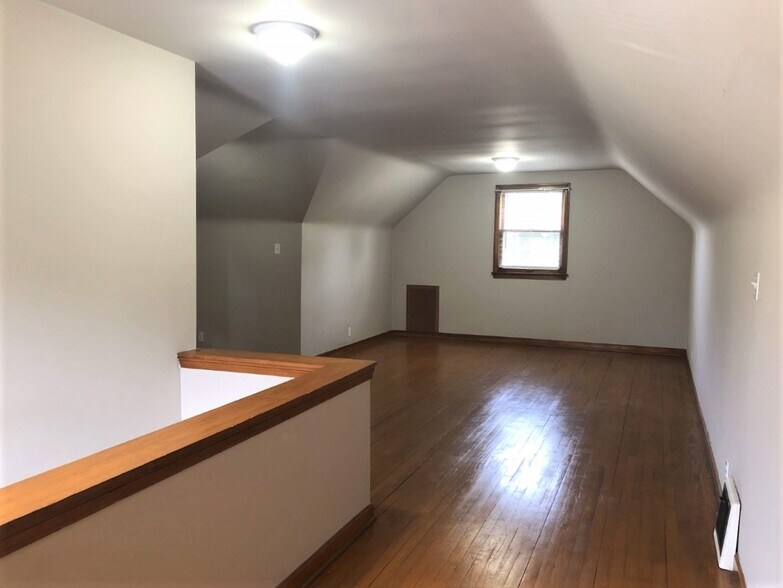 Building Photo - 630 Essex St