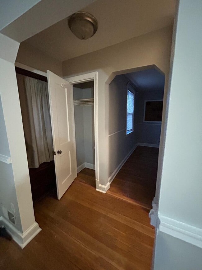 Building Photo - 2707 Fairlawn St