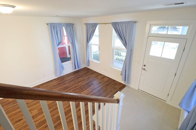 Building Photo - 307 Saint Anns Alley