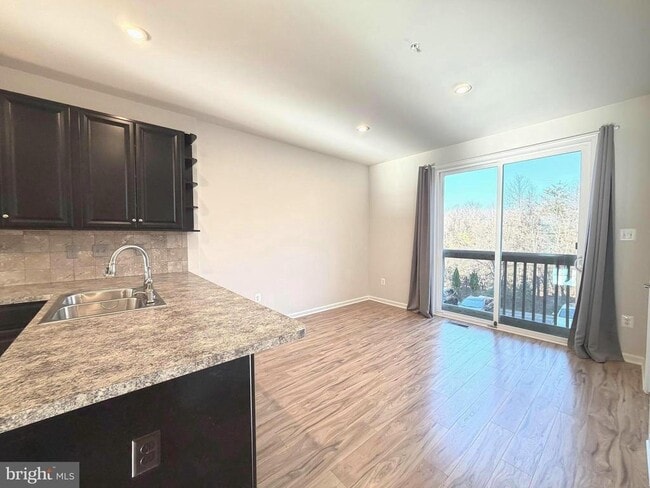 Building Photo - 1325 Bruley Rd