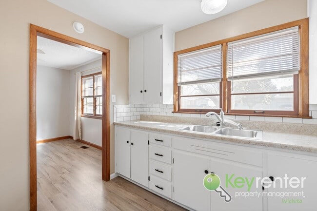 Building Photo - Charming 3-Bedroom Home in Southwest Wichita – Move-In Ready!