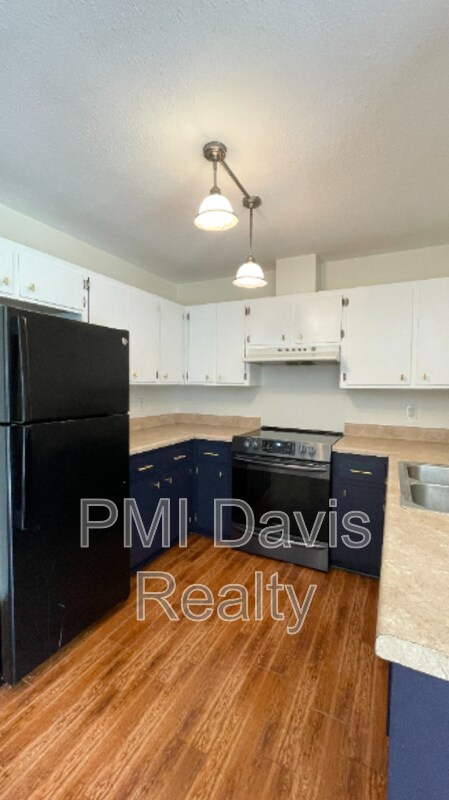 Building Photo - 7523 Collins Ct