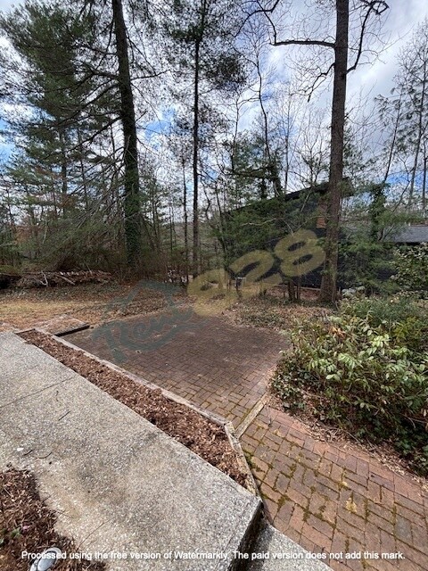 Building Photo - 201 Camellia Way