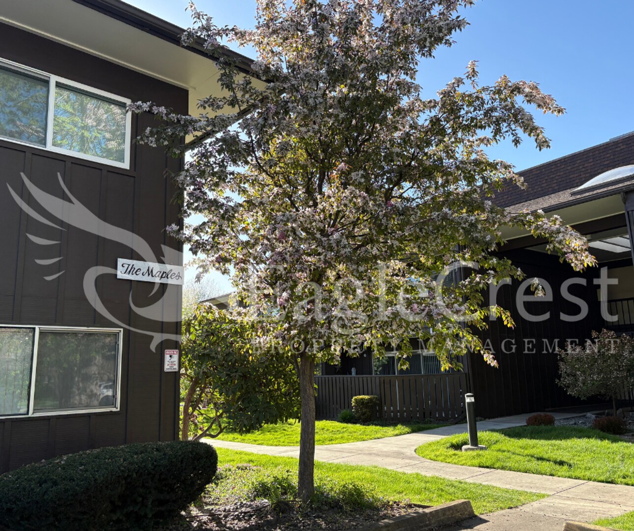 Building Photo - Convenient 3 Bedroom 2 Bathroom Condo Living With POOL Access