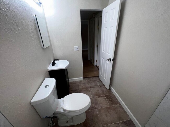 Building Photo - 1822 Harding Ave