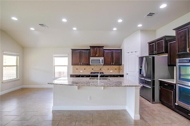 Building Photo - 3409 De Torres Cir