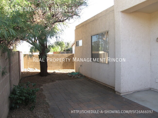 Building Photo - 5448 N Mesquite Bosque Way