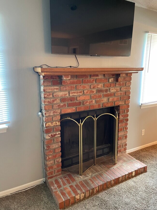 Building Photo - 2115 SW Brandywine Ln