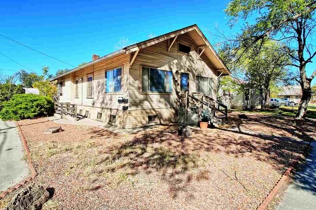 Building Photo - 825 N 7th St