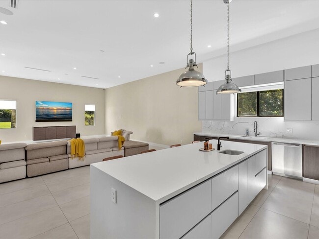 Building Photo - 6122 SW 173rd Way