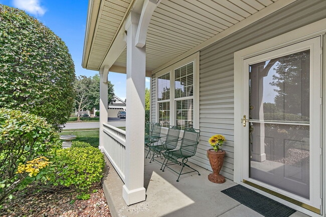 Building Photo - 13060 W Coventry Ln