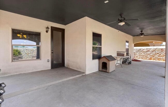 Building Photo - 12709 Cozy Cove Ave